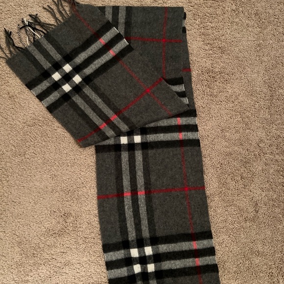 Burberry London Check Cashmere Scarf - Picture 2 of 3